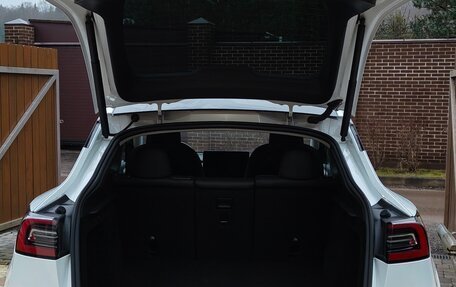 Tesla Model Y I, 2023 год, 5 100 000 рублей, 6 фотография