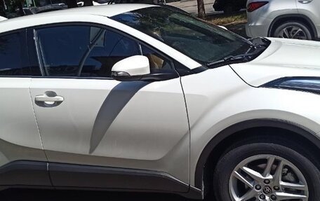 Toyota C-HR I рестайлинг, 2020 год, 3 000 000 рублей, 10 фотография