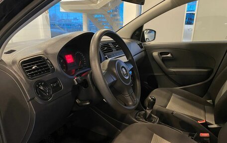 Volkswagen Polo VI (EU Market), 2012 год, 712 000 рублей, 23 фотография