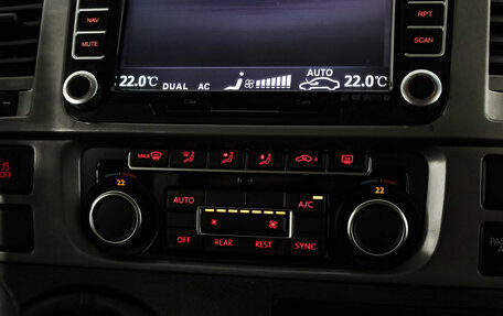 Volkswagen Caravelle T5, 2013 год, 1 899 000 рублей, 13 фотография