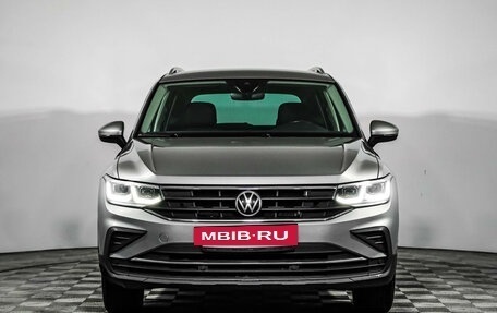 Volkswagen Tiguan II, 2021 год, 3 099 000 рублей, 2 фотография