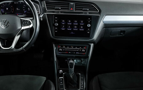 Volkswagen Tiguan II, 2021 год, 3 099 000 рублей, 14 фотография