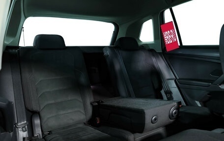 Volkswagen Tiguan II, 2021 год, 3 099 000 рублей, 26 фотография