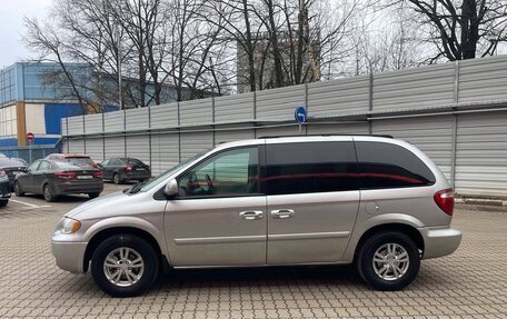 Chrysler Town & Country IV, 2005 год, 545 000 рублей, 3 фотография