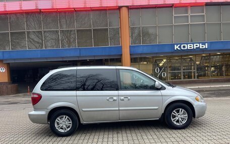 Chrysler Town & Country IV, 2005 год, 545 000 рублей, 7 фотография