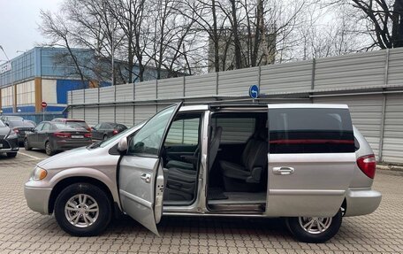 Chrysler Town & Country IV, 2005 год, 545 000 рублей, 9 фотография