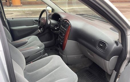 Chrysler Town & Country IV, 2005 год, 545 000 рублей, 16 фотография