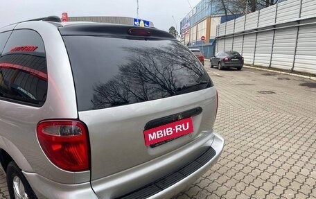 Chrysler Town & Country IV, 2005 год, 545 000 рублей, 23 фотография