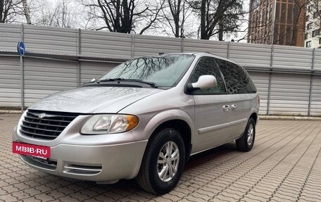 Chrysler Town & Country IV, 2005 год, 545 000 рублей, 22 фотография