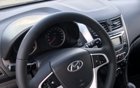 Hyundai Solaris II рестайлинг, 2012 год, 750 000 рублей, 17 фотография