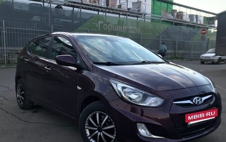 Hyundai Solaris II рестайлинг, 2012 год, 750 000 рублей, 10 фотография