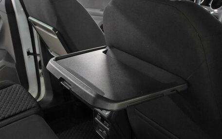 Volkswagen Tiguan II, 2018 год, 1 998 000 рублей, 13 фотография