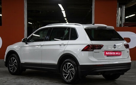 Volkswagen Tiguan II, 2018 год, 1 998 000 рублей, 7 фотография