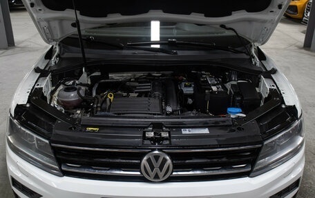 Volkswagen Tiguan II, 2018 год, 1 998 000 рублей, 9 фотография