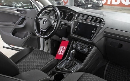 Volkswagen Tiguan II, 2018 год, 1 998 000 рублей, 11 фотография