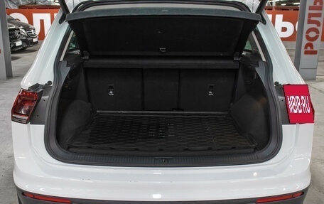 Volkswagen Tiguan II, 2018 год, 1 998 000 рублей, 10 фотография