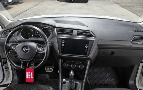 Volkswagen Tiguan II, 2018 год, 1 998 000 рублей, 15 фотография