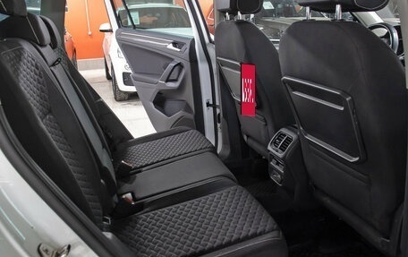 Volkswagen Tiguan II, 2018 год, 1 998 000 рублей, 12 фотография