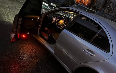 Mercedes-Benz E-Класс, 2004 год, 570 000 рублей, 2 фотография