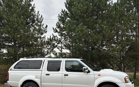 Nissan NP300, 2010 год, 2 150 000 рублей, 3 фотография