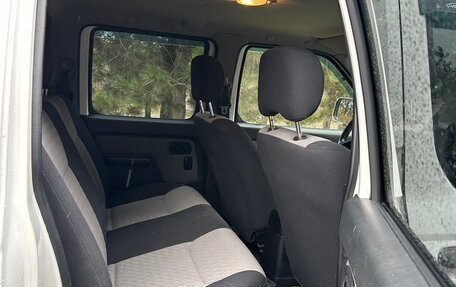 Nissan NP300, 2010 год, 2 150 000 рублей, 10 фотография