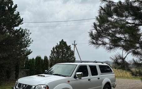 Nissan NP300, 2010 год, 2 150 000 рублей, 2 фотография