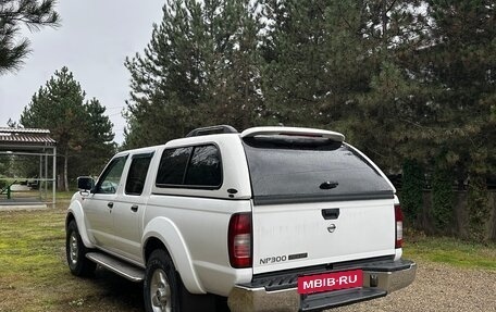 Nissan NP300, 2010 год, 2 150 000 рублей, 6 фотография