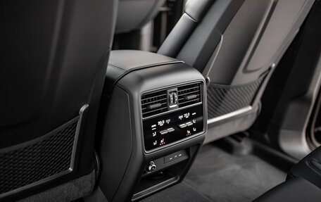 Porsche Cayenne III, 2024 год, 17 390 000 рублей, 24 фотография