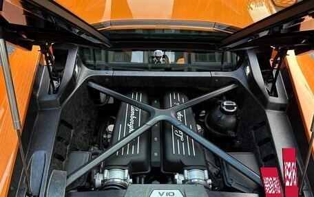 Lamborghini Huracán, 2018 год, 20 100 000 рублей, 11 фотография