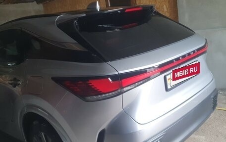 Lexus RX IV рестайлинг, 2023 год, 6 000 000 рублей, 4 фотография