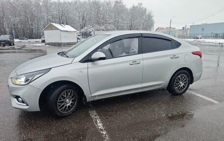 Hyundai Solaris II рестайлинг, 2019 год, 1 000 000 рублей, 4 фотография