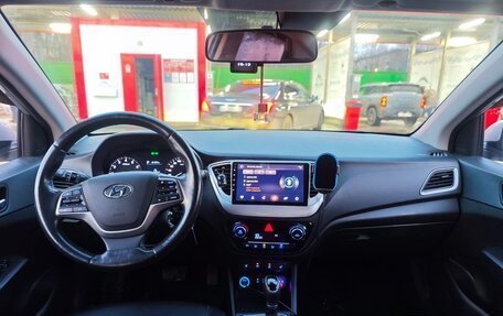 Hyundai Solaris II рестайлинг, 2019 год, 1 000 000 рублей, 13 фотография