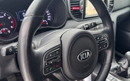 KIA Sportage IV рестайлинг, 2017 год, 21 фотография