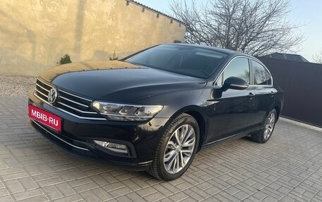 Volkswagen Passat B8 рестайлинг, 2020 год, 2 520 000 рублей, 1 фотография