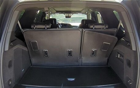 Cadillac Escalade V, 2024 год, 10 450 001 рублей, 13 фотография