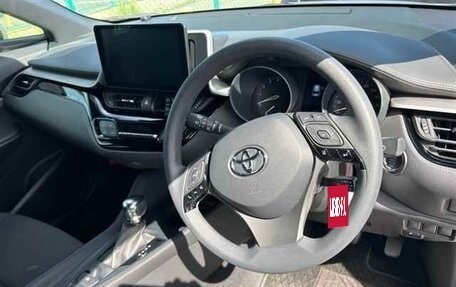 Toyota C-HR I рестайлинг, 2022 год, 1 784 000 рублей, 5 фотография