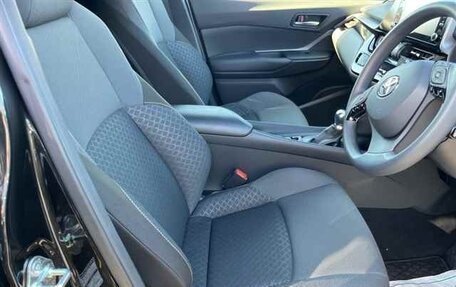 Toyota C-HR I рестайлинг, 2022 год, 1 992 000 рублей, 6 фотография