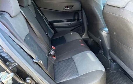 Toyota C-HR I рестайлинг, 2022 год, 1 992 000 рублей, 7 фотография