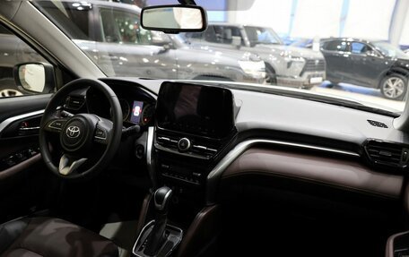 Toyota Urban Cruiser, 2024 год, 4 300 000 рублей, 16 фотография