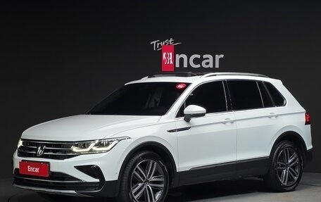 Volkswagen Tiguan II, 2022 год, 3 170 000 рублей, 4 фотография