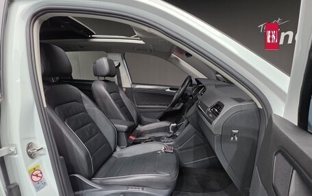 Volkswagen Tiguan II, 2022 год, 3 170 000 рублей, 10 фотография