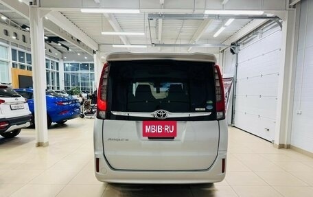 Toyota Esquire I, 2017 год, 2 889 000 рублей, 5 фотография