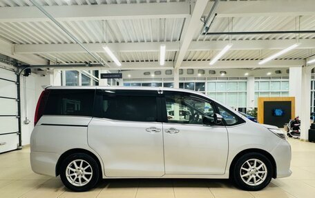 Toyota Esquire I, 2017 год, 2 889 000 рублей, 7 фотография