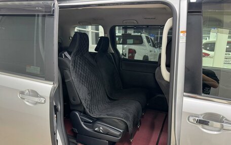 Toyota Esquire I, 2017 год, 2 889 000 рублей, 17 фотография