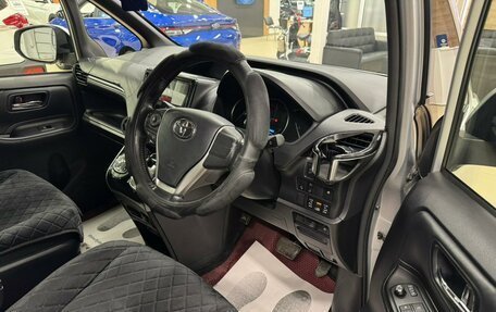 Toyota Esquire I, 2017 год, 2 889 000 рублей, 10 фотография