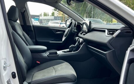 Toyota RAV4, 2025 год, 4 200 000 рублей, 2 фотография