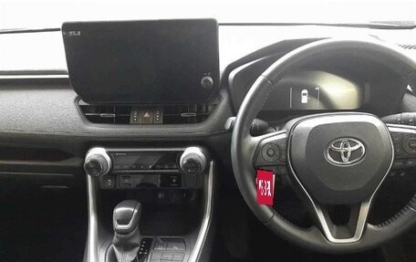 Toyota RAV4, 2024 год, 3 350 005 рублей, 5 фотография