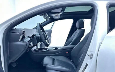 Mercedes-Benz A-Класс, 2023 год, 1 450 000 рублей, 6 фотография