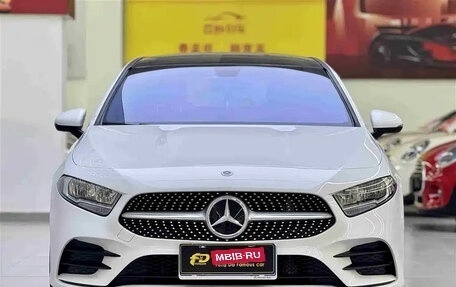 Mercedes-Benz A-Класс, 2023 год, 1 450 000 рублей, 2 фотография