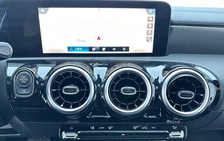 Mercedes-Benz A-Класс, 2023 год, 1 450 000 рублей, 12 фотография